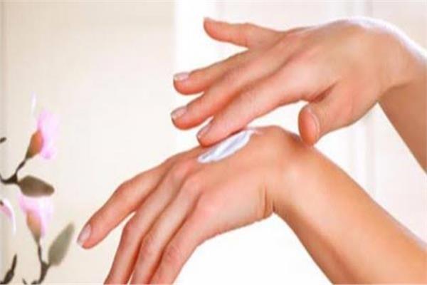 وصفات لعلاج جفاف اليدين
