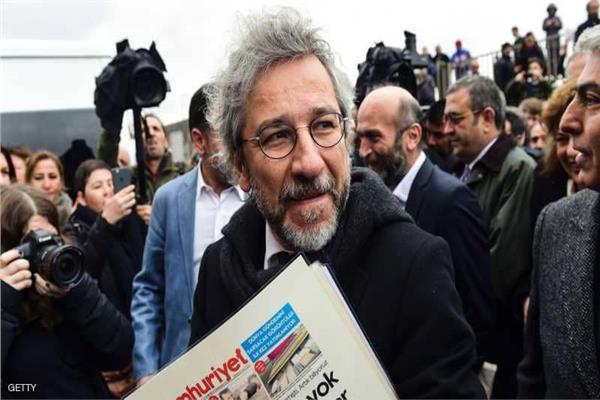 الصحفي التركي المعارض جان دوندار