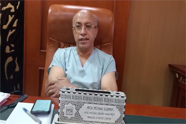 د.  مسعد سليمان- رئيس قسم جراحة الأوعية بجامعة المنصورة