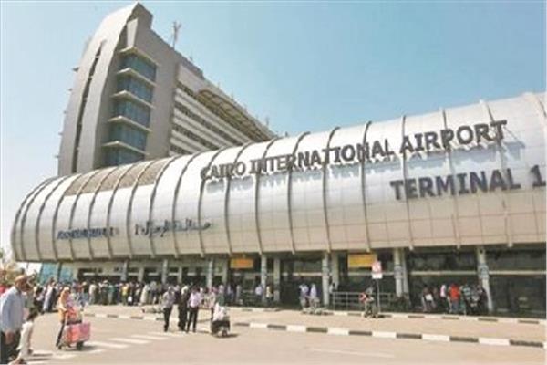 بدء التحقيق في محاولة تهريب شيش إلكترونية عبر مطار القاهرة