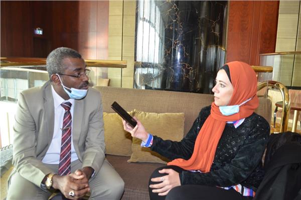 وزير الشئون الدينية والأوقاف السوداني مع محرر بوابة أخبار اليوم 