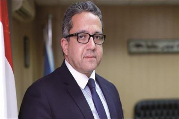 وزير السياحة والآثار د. خالد العناني