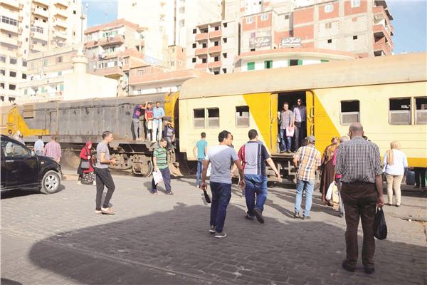 قطار أبوقير يودع الإسكندرية ويترك «الثغر» للمترو الجديد