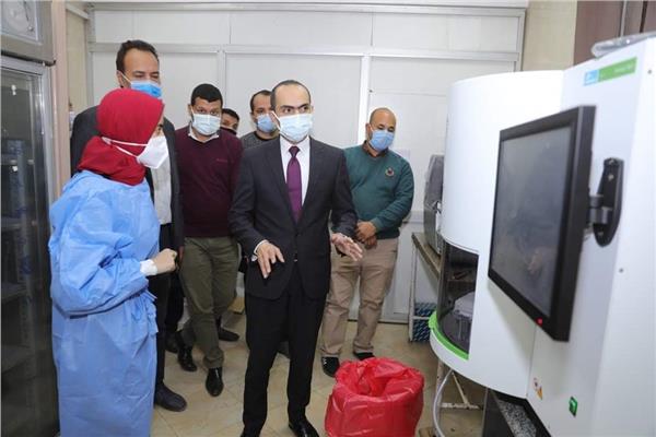نائب محافظ سوهاج  يتفقد مستشفى أخميم المركزي