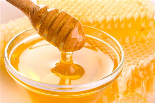 كيف تفرق بين العسل الأصلي والمغشوش؟