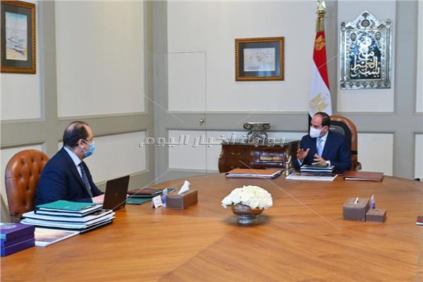 الرئيس عبد الفتاح السيسي يجتمع برئيس المخابرات العامة