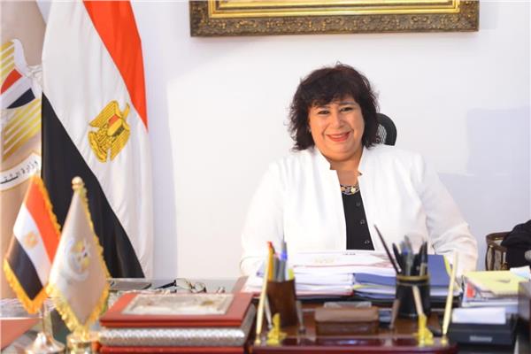 وزيرة الثقافة دكتور ايناس عبد الدايم