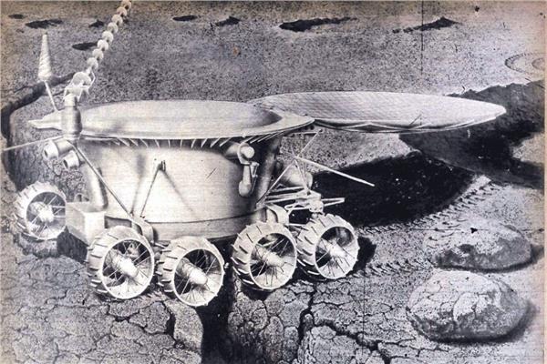 أول مركبة فضاء تتحرك فوق سطح القمر بدون إنسان