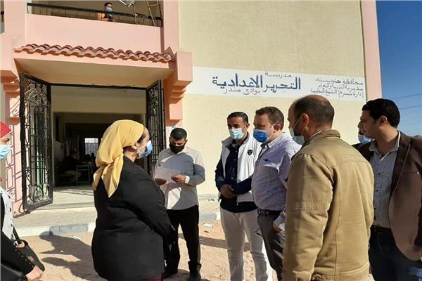 نائب محافظ جنوب سيناء تتفقد سير أعمال القافلة الطبية بشرم الشيخ