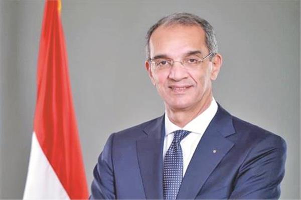 عمرو طلعت وزير الاتصالات وتكنولوجيا