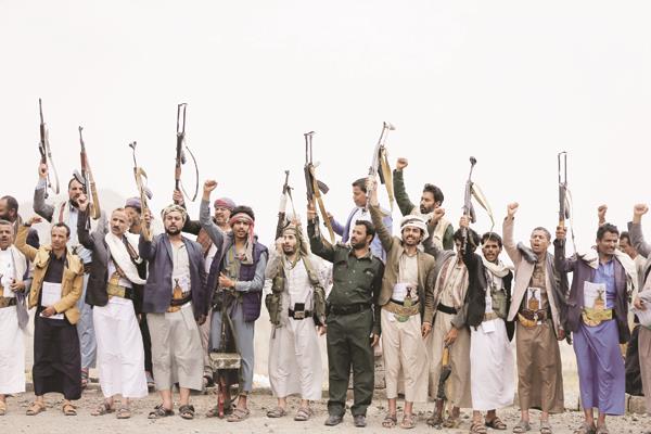 حوثيون يحملون السلاح فى اليمن