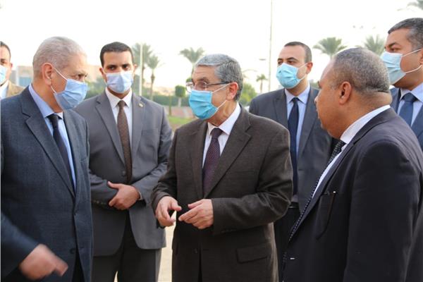  وزير الكهرباء والطاقة المتجددة د. محمد شاكر