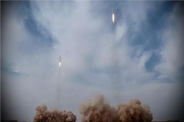 إطلاق صاروخين بالستيين خلال مناورات عسكرية في وسط إيران