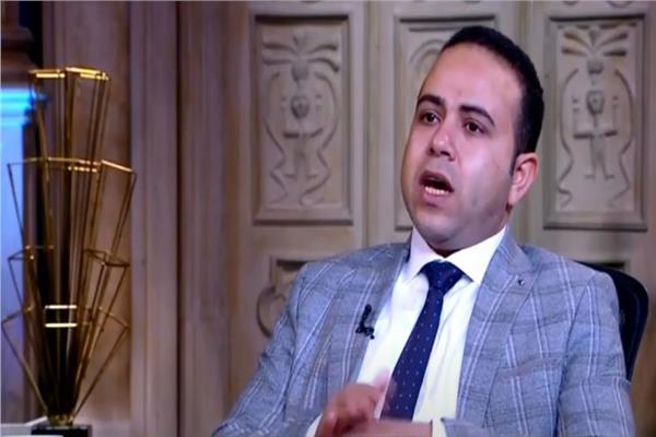 الصحفي أحمد سعد المسؤول عن ملف الصحة بالأخبار