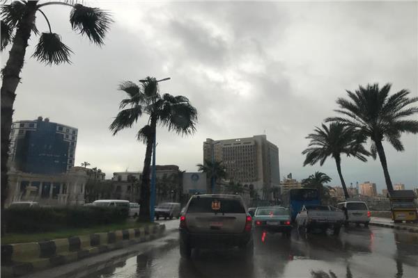 أمطار غزيرة ورياح باردة تجتاح محافظة الاسكندرية