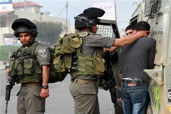 الاحتلال الإسرائيلي يعتقل 15 فلسطينيا