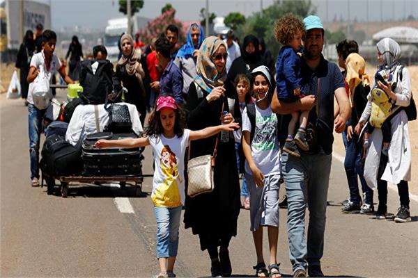 عودة 54 لاجئًا سوريًا من لبنان