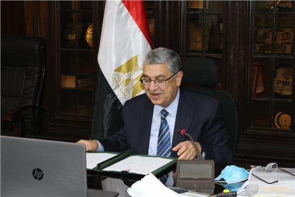  وزير الكهرباء والطاقة المتجددة د.محمد شاكر 