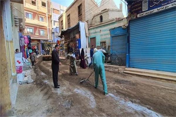 اعمال حملات النظافة وتمهيد شوارع المنيا