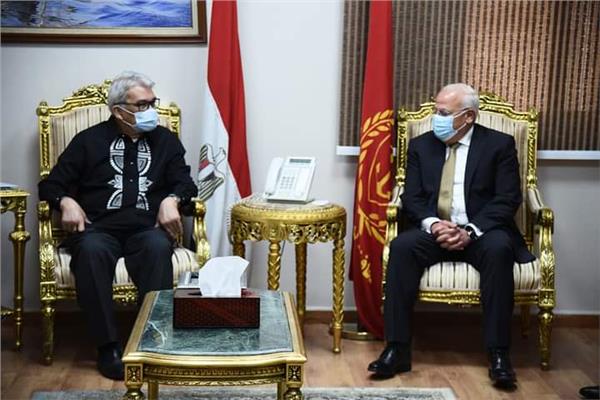محافظ بورسعيد يستقبل سفير دولة الفلبين بمصر 