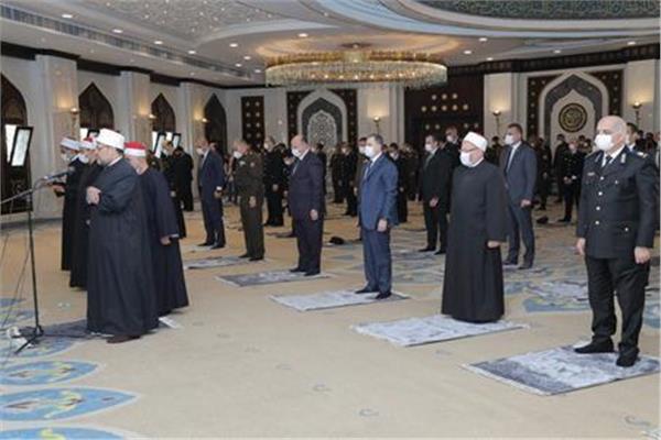 وزير الداخلية والأوقاف خلال صلاة الجمعة