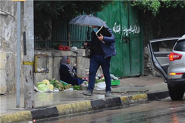 أمطار وعواصف.. الطقس السيئ يضرب الإسكندرية