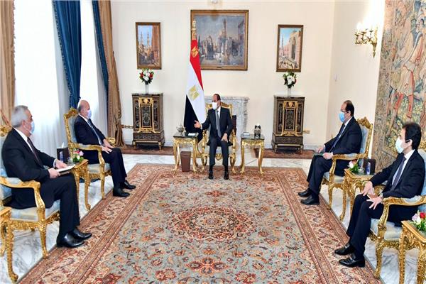 «السيسي» يستقبل وزير خارجية العراق بحضور رئيس المخابرات العامة