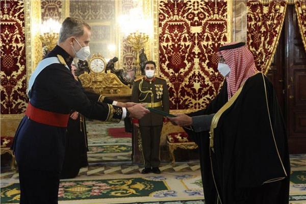 القين يقدم أوراق اعتماده سفيرًا للسعودية بإسبانيا