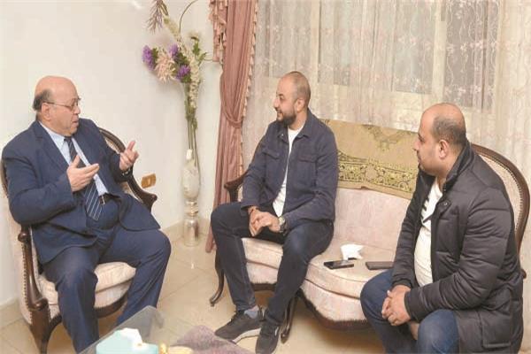  د.شاكر عبد الحميد خلال حواره مع «الأخبار»                                   