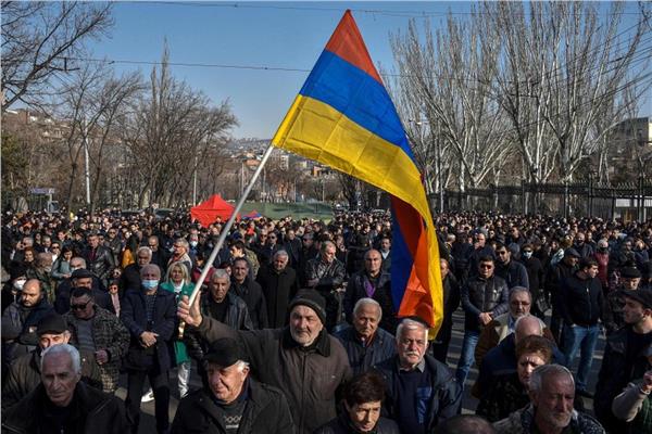 تفاقم الأزمة في أرمينيا 