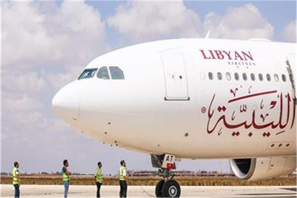 أول طائرة للخطوط الليبية في مطار القاهرة