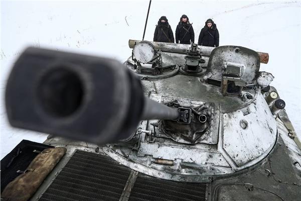 القوات الروسية تتسلم مجموعة من المركبات القتالية 