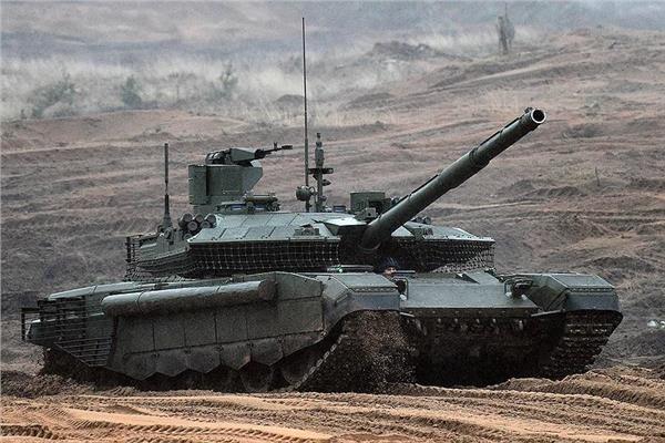 القوات الروسية تتسلم دبابات القتال « T-90M» 