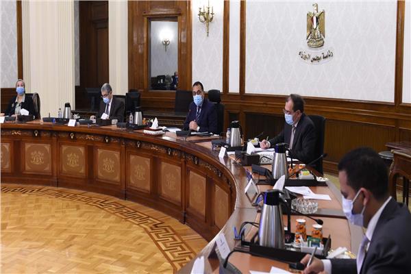 رئيس مجلس الوزراء يلتقى رئيس لجنة الطاقة والبيئة بمجلس النواب بحضور زعيم الأغلبية البرلمانية