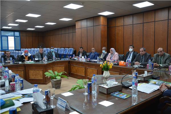 اجتماع محافظ المنيا مع نواب البرلمان 