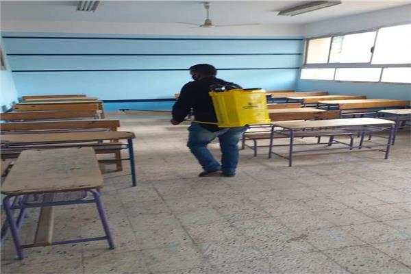 استمرار تعقيم وتطهير المدارس بالشرقية لحماية الطلاب من "كورونا "