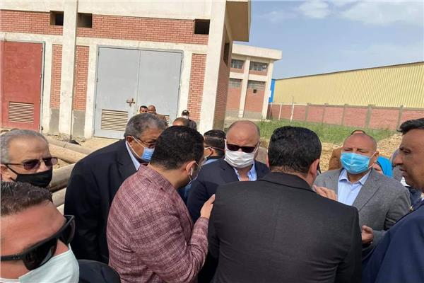 محافظ القاهرة يتفقد أعمال إنشاء محطة الصرف الصحي بالمرج  