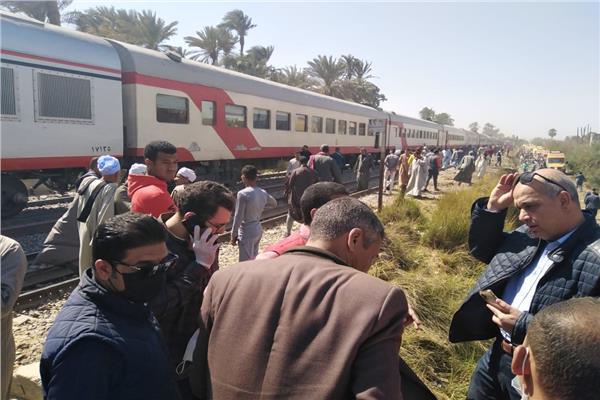 محافظ سوهاج يتابع تداعيات حادث تصادم قطارين 