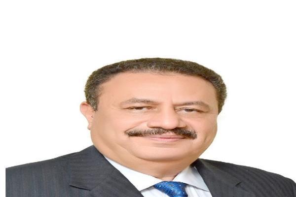 رضا عبد القادر، رئيس مصلحة الضرائب 