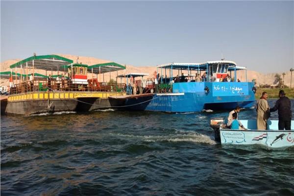 اجلاء ركاب عبارة  تعطلت وسط نهر النيل بسوهاج