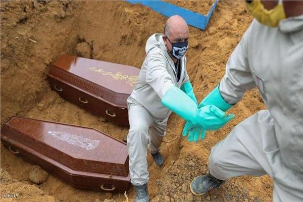 نبش القبور لإفساح المجال لدفن جثث ضحايا كورونا