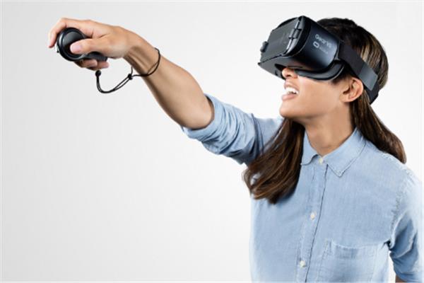 سماعات الواقع الافتراضي من فيسبوك Oculus Rift S