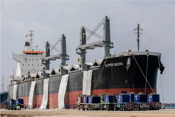 اقتصادية قناة السويس : 18 سفينة إجمالى الحركة الملاحية بموانئ بورسعيد 