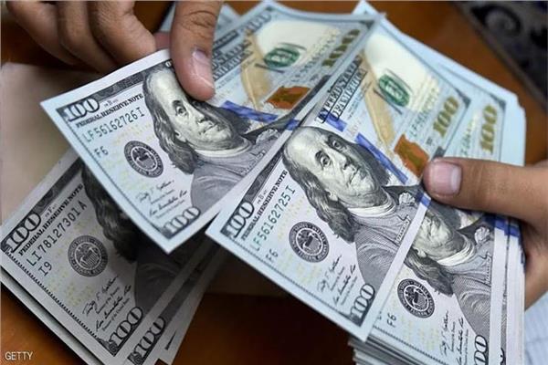 استقرار سعر الدولار مقابل الجنيه في البنوك المصرية الجمعة