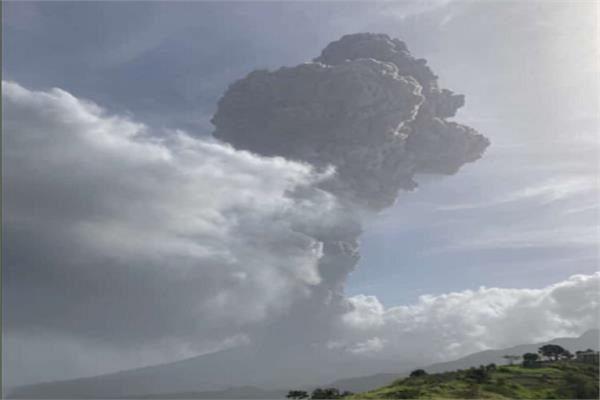 انفجار بركان «لا سوفرير»