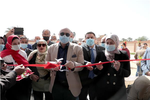 افتتاح مدرستين ووحدة صحية ببني سويف 