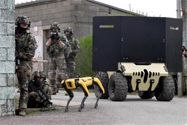 الكلب الروبوت «Spot» خلال ساحات المعارك