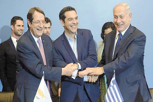 نتانياهو مع رئيسى اليونان وقبرص 2017