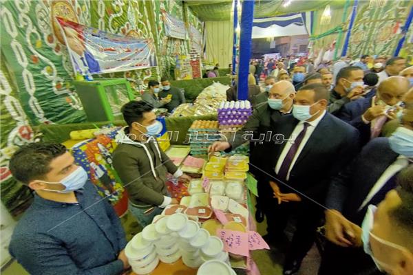 اللواء هشام آمنة يفتتح معرض اهلا رمضان للسلع الغذائية والرمضانية بايتاى البارود