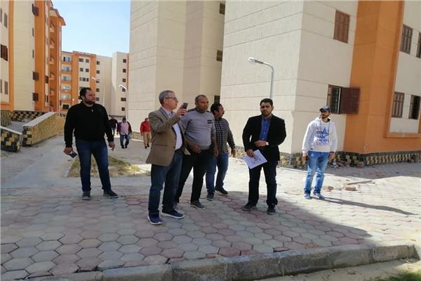  المهندس احمد علي، رئيس جهاز تنمية مدينة العبور الجديدة يتفقد مشروع الاسكان الاجتماعى 